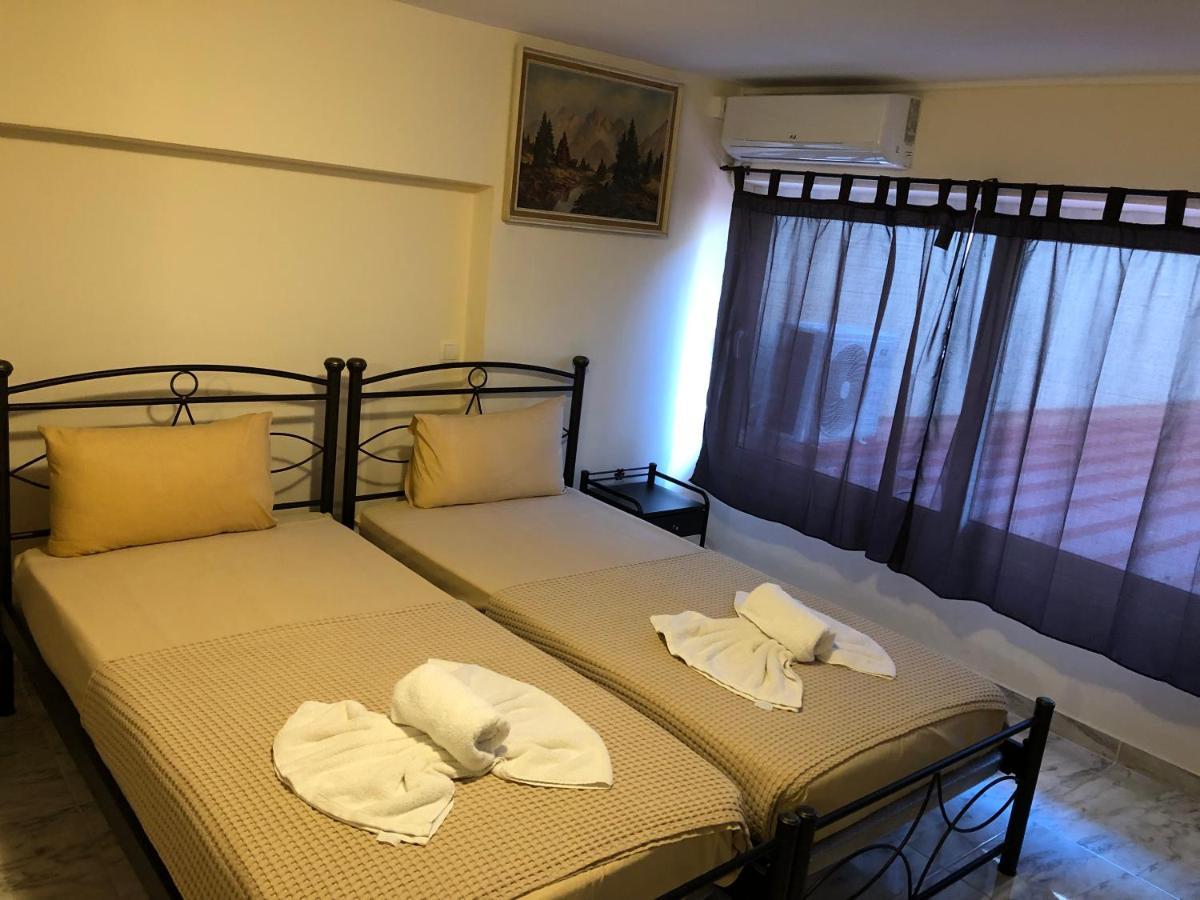 Nikolakakis Rooms Lavrio ภายนอก รูปภาพ