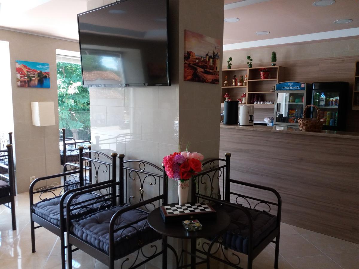 Nikolakakis Rooms Lavrio ภายนอก รูปภาพ