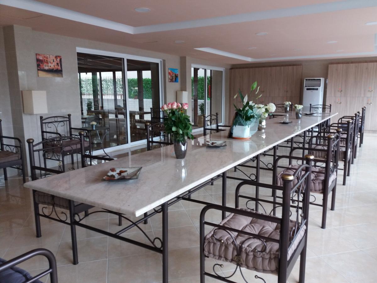 Nikolakakis Rooms Lavrio ภายนอก รูปภาพ