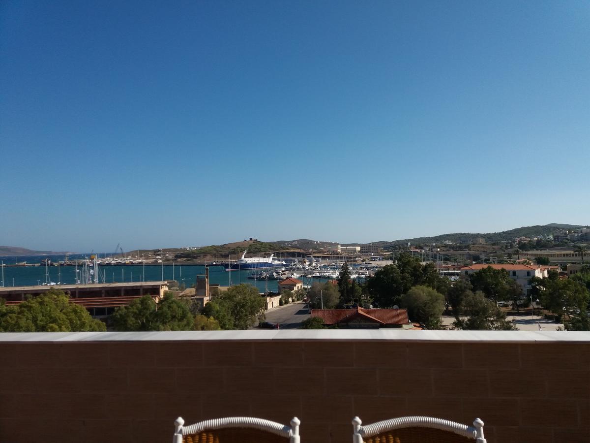 Nikolakakis Rooms Lavrio ภายนอก รูปภาพ
