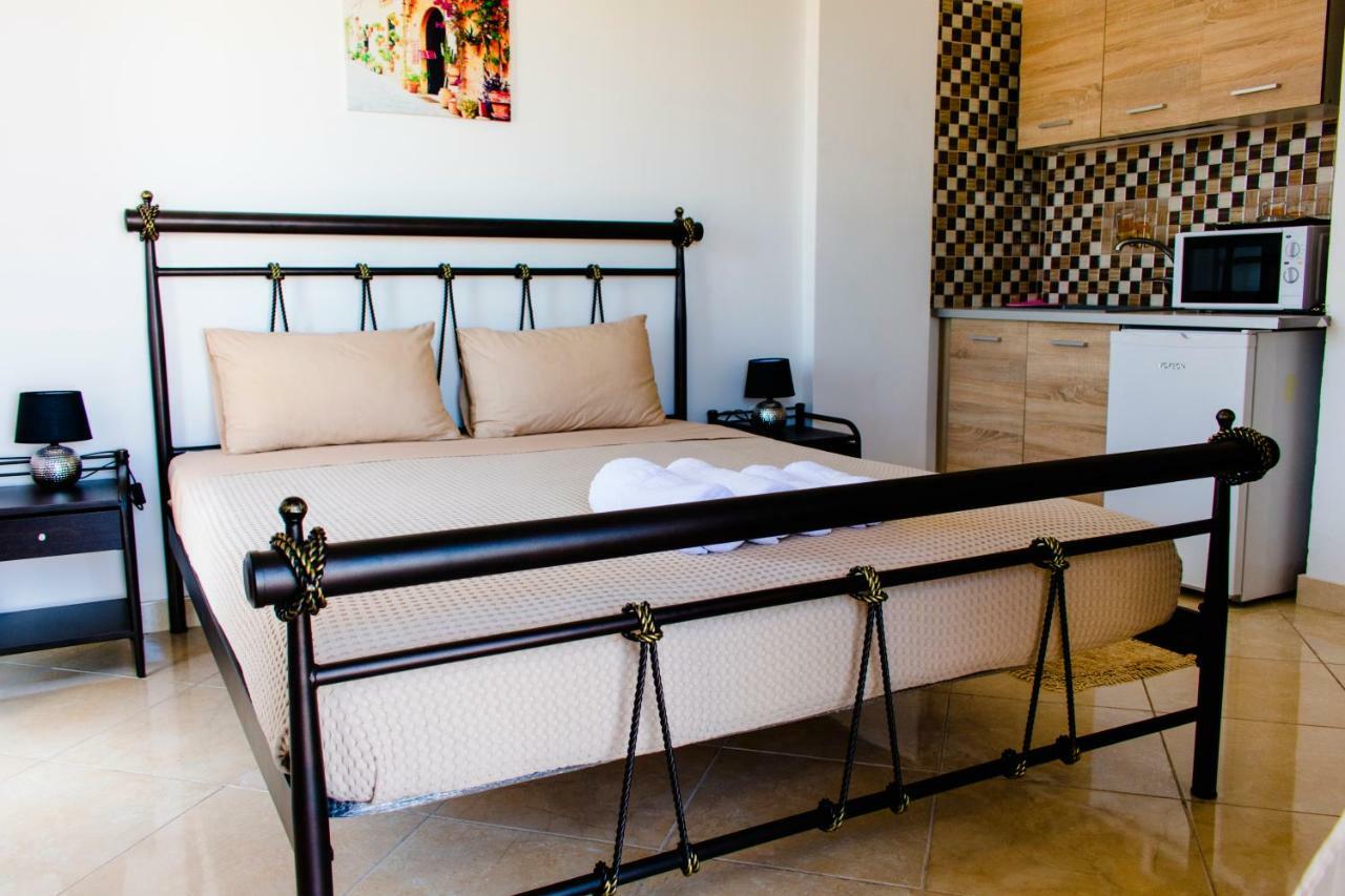 Nikolakakis Rooms Lavrio ภายนอก รูปภาพ