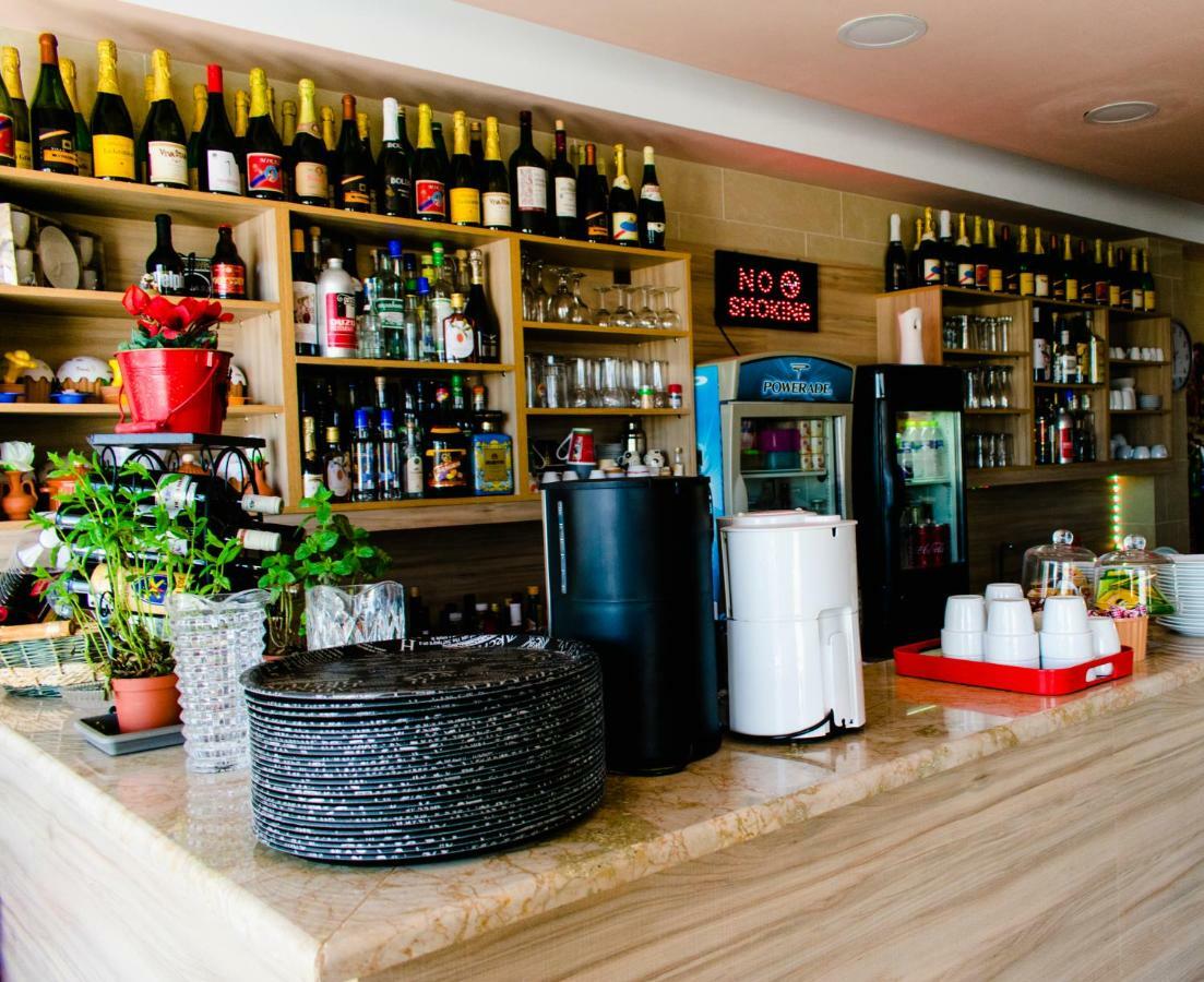 Nikolakakis Rooms Lavrio ภายนอก รูปภาพ