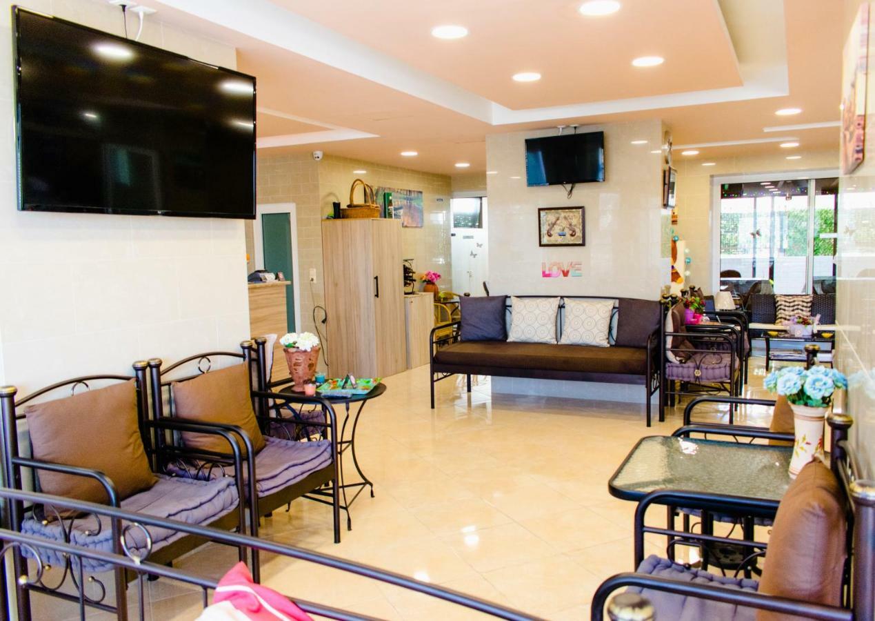 Nikolakakis Rooms Lavrio ภายนอก รูปภาพ