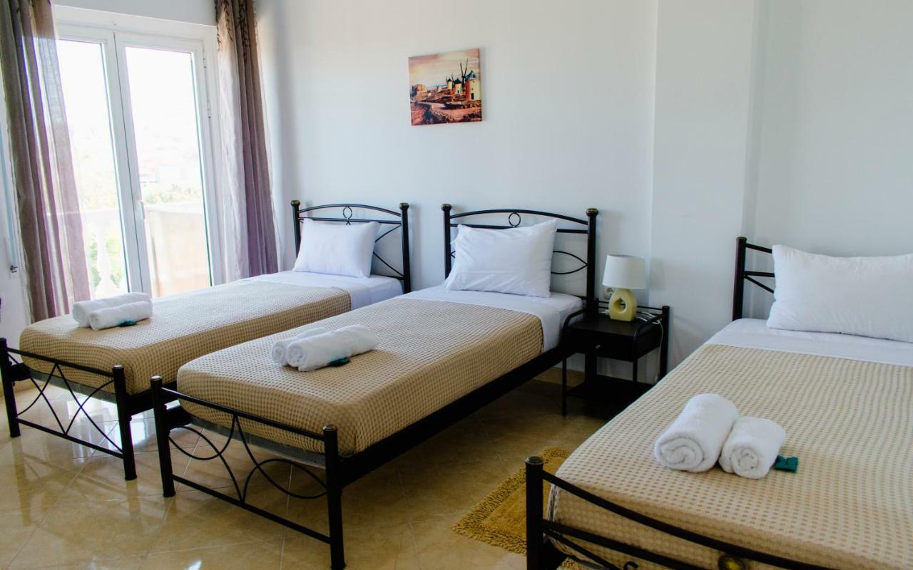 Nikolakakis Rooms Lavrio ภายนอก รูปภาพ